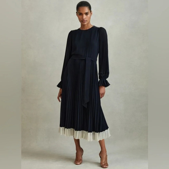 NEW Reiss Priya  Pleated Belted Midi Dress in Navy Cream | size UK 6 / US 2 / XS - Picture 1 of 9